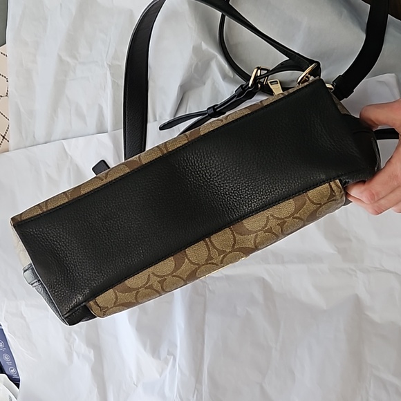 Coach Large Signature/ Black Shoulder Bag NWOT - Picture 13 of 16